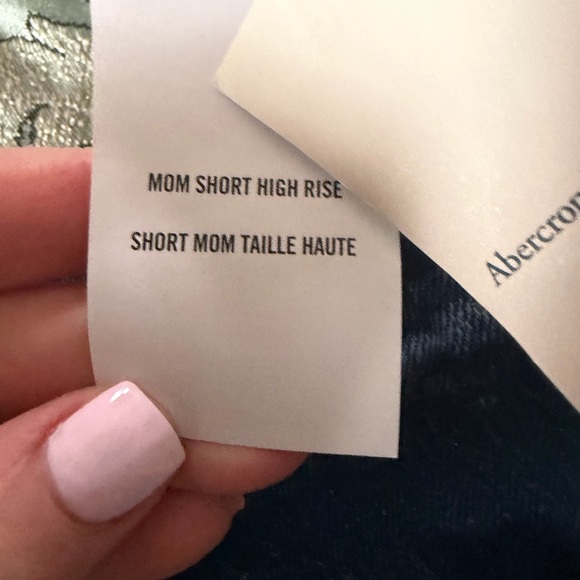 Abercrombie & Fitch High Rise Mom Shorts NWT - Picture 4 of 6